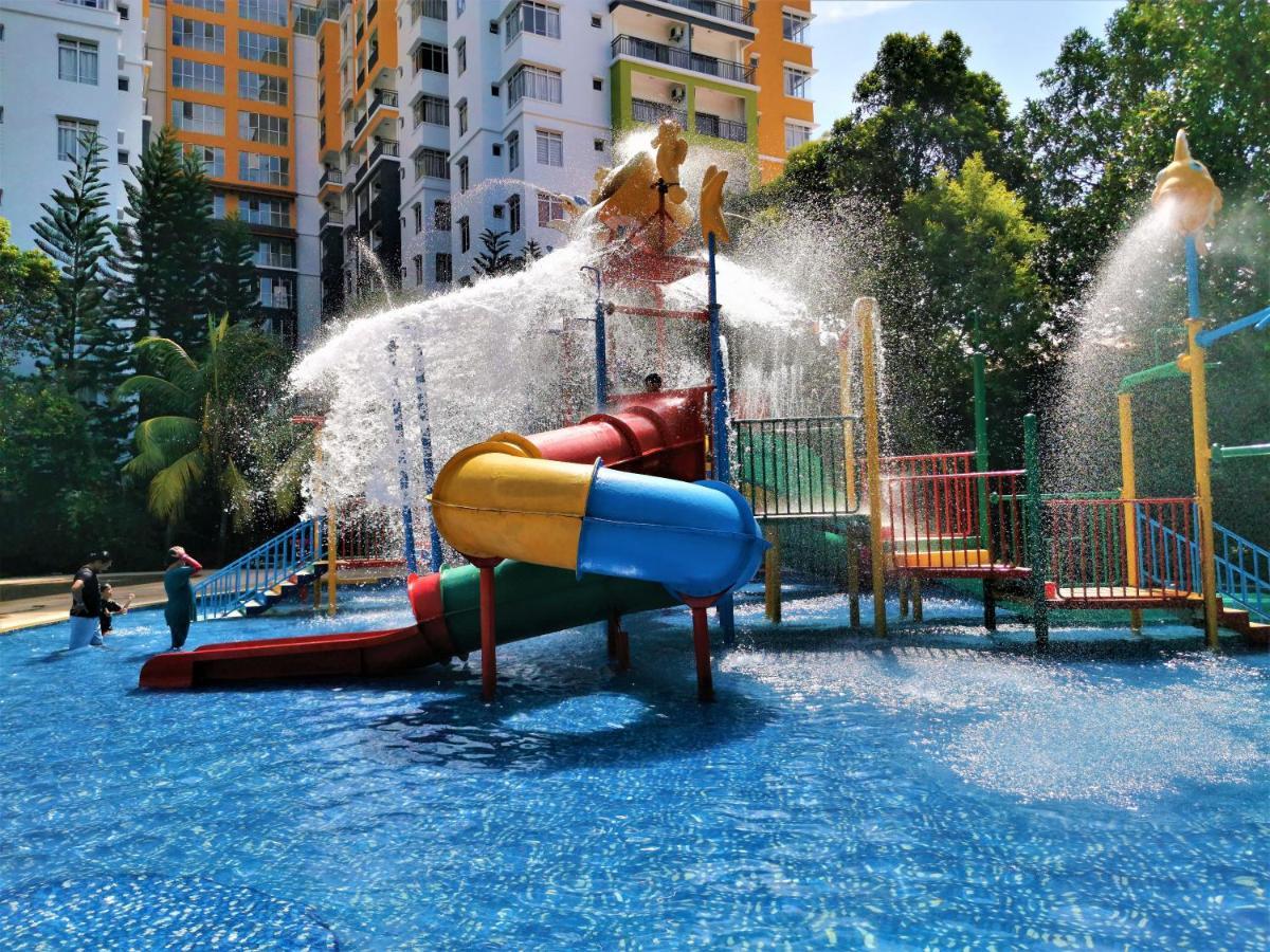Free 4 Water Themepark Tickets & Wifi * Malacca