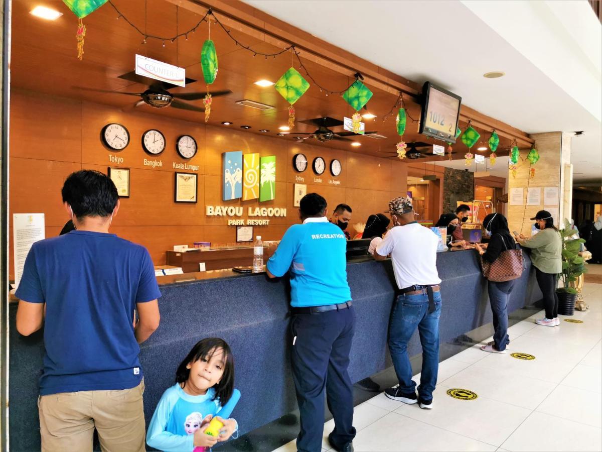 Free 4 Water Themepark Tickets & Wifi Apartment Malacca